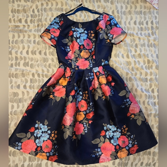 Chi Chi London Floral Dress - Picture 4 of 7